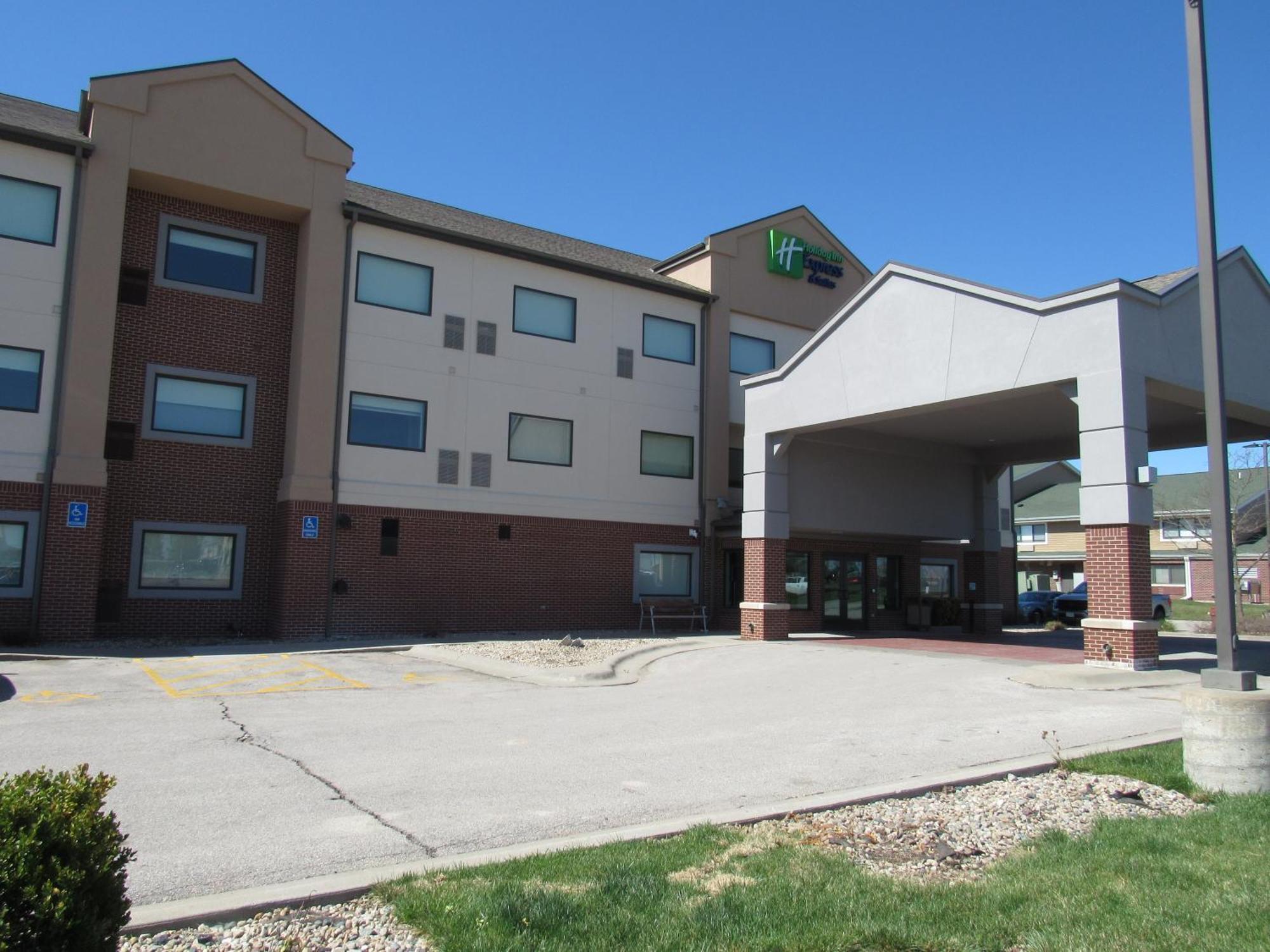 Holiday Inn Express Hotel & Suites Lincoln South By Ihg Esterno foto