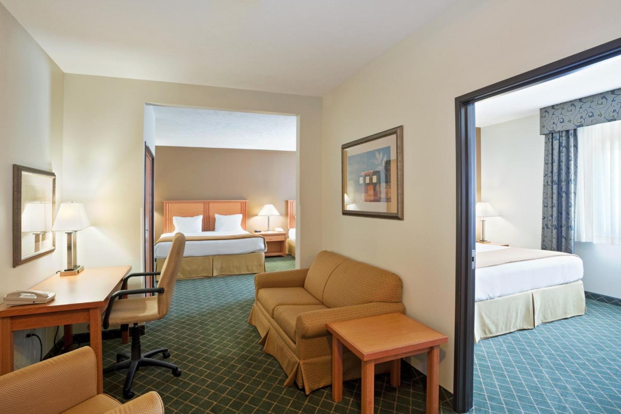 Holiday Inn Express Hotel & Suites Lincoln South By Ihg Esterno foto